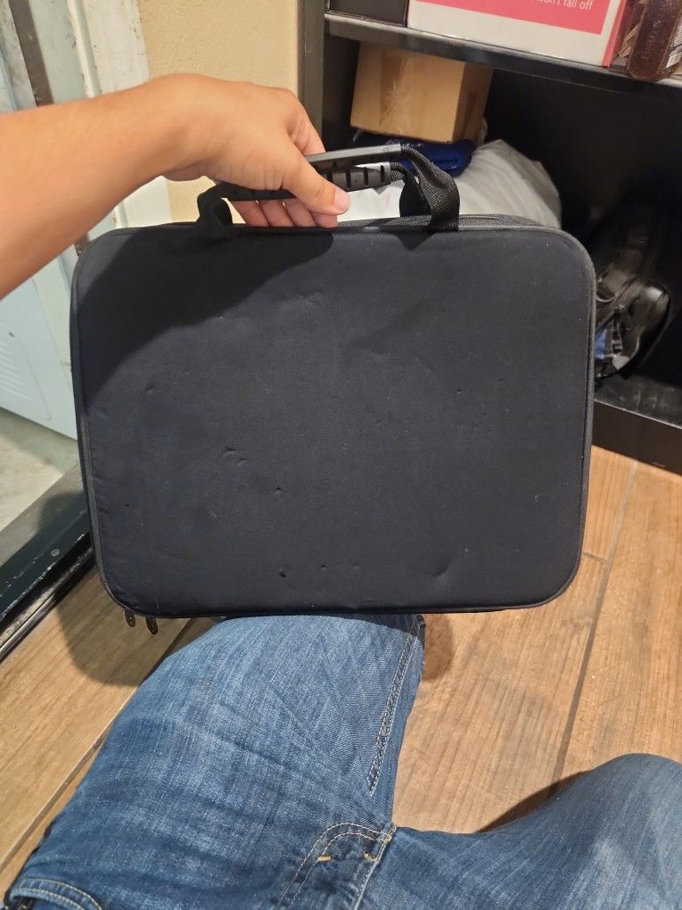 Init Laptop Carry Case