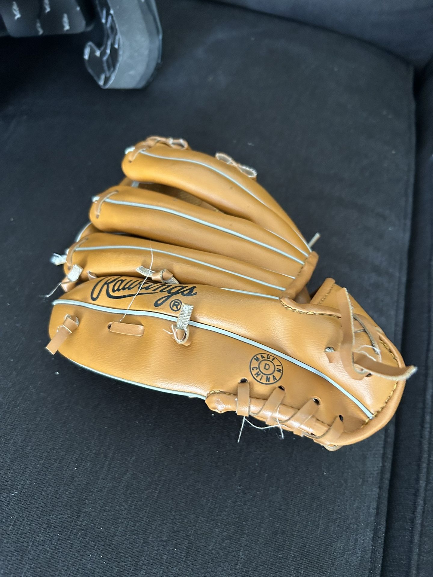 Kids Rawlings Leather Baseball Glove