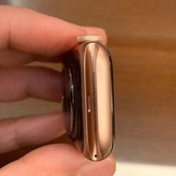Apple Watch Series 5 40mm Gold