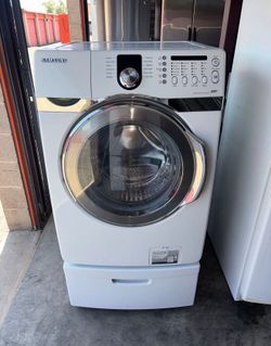 White Samsung Washer With Removable Pedestal