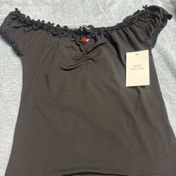 Women’s Top Size M