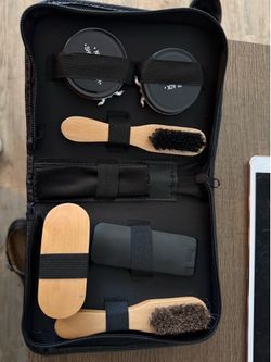 NWT - Men’s Avenue 9 Shoe Care Kit with Clear Polish and Natural Wood Brushes