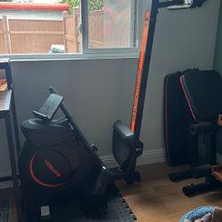 ROWING MACHINE - LIKE NEW