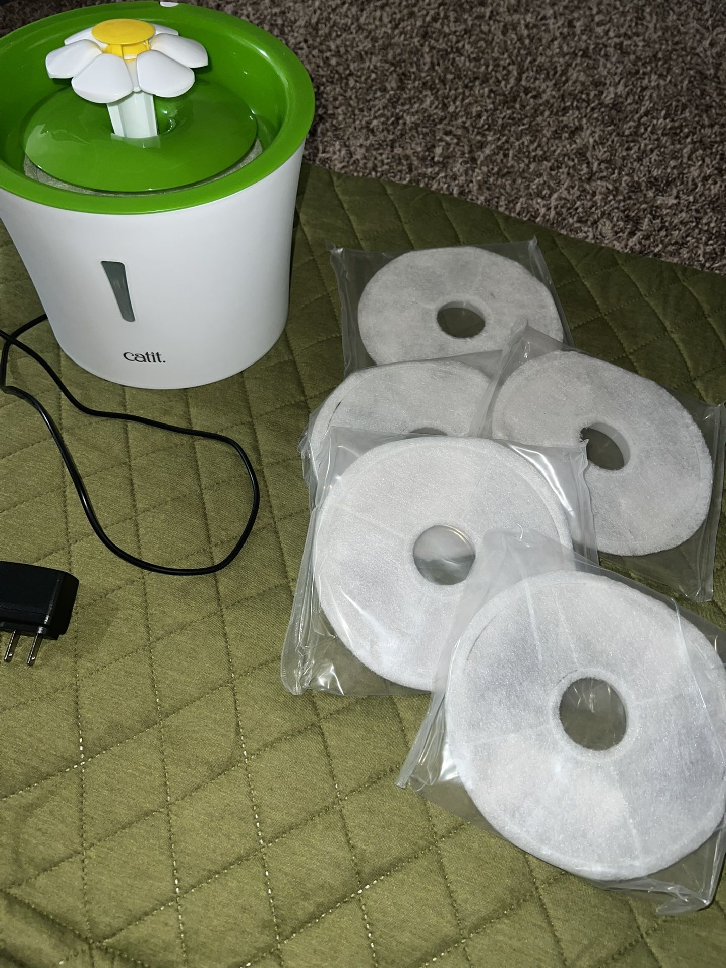 Catit Flower Water Fountain AND 5 Filters