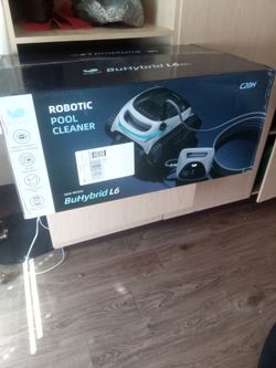 Hybrid robotic pool cleaner
