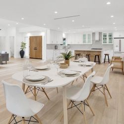 Beautiful Dinning table with cushion seats $500