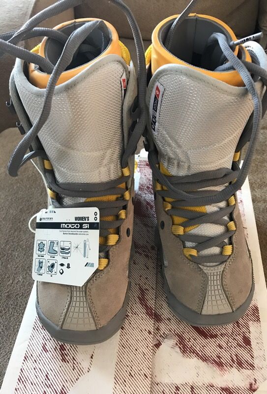 Burton Moto SI Snowboard Boots - Women’s Size 8 - NWT