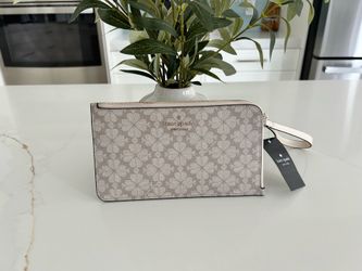 Brand New Kate Spade Purse.