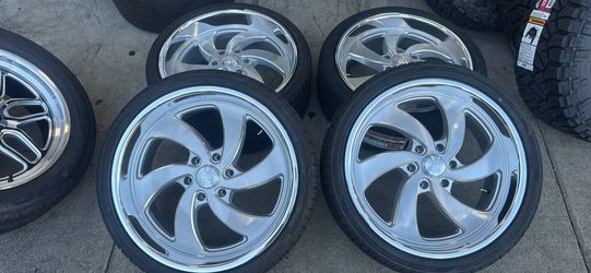 WHEELS US MAGS 22” STAGGERED CHEVY TAHOE YUKON