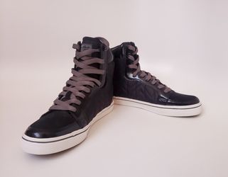 NEW Very Rare Quiksilver Regal High Top shoe, 867093, Black, Size 9