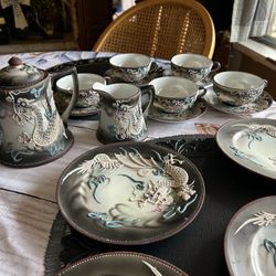 16 Pieces Vintage Tea Set
