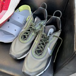 snickers / sport shoes - size 14 