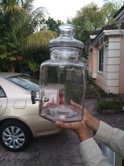 2 Gallon Glass Jar With Spigot