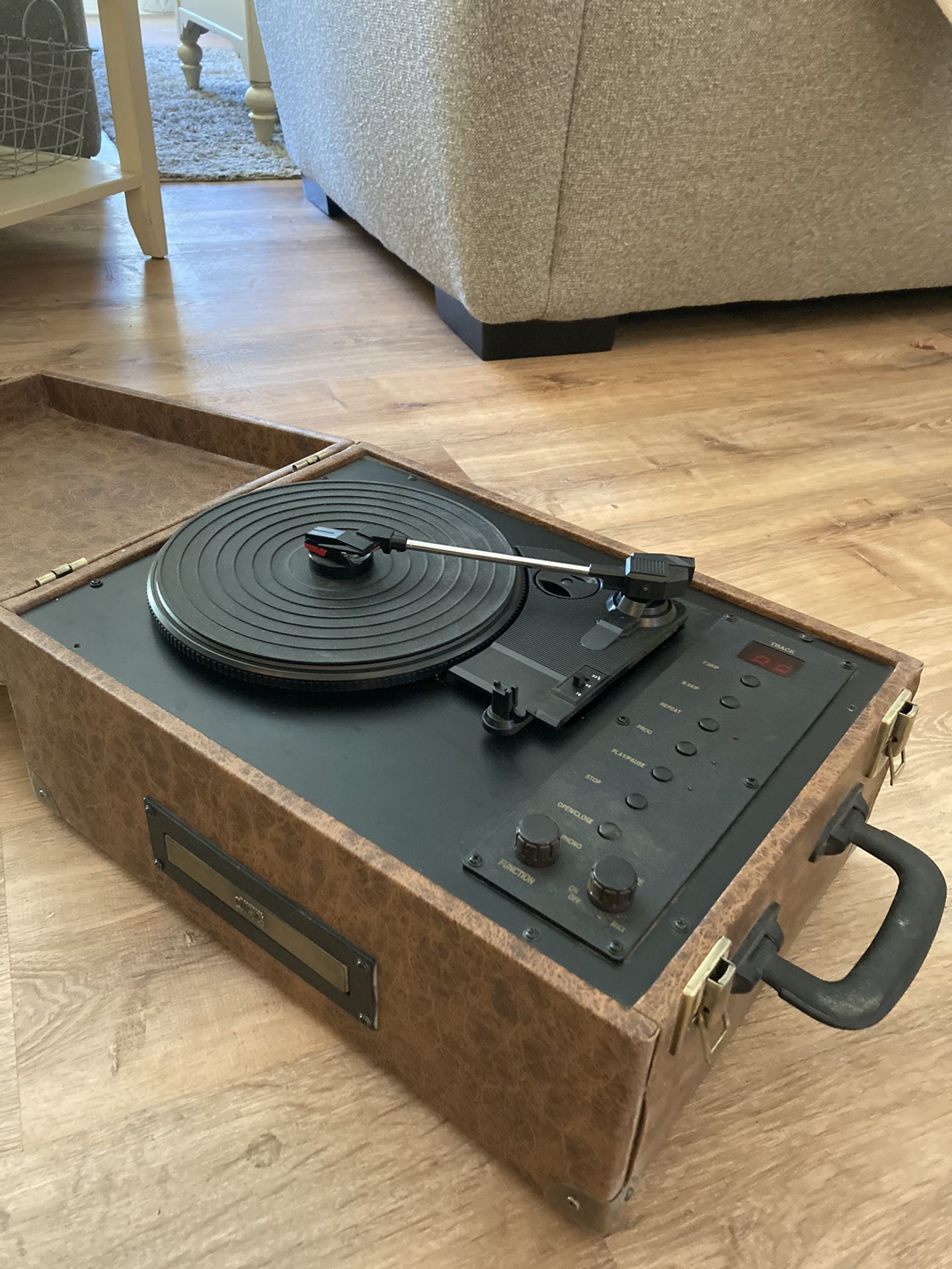 PHILCO Suitcase Turntable CD