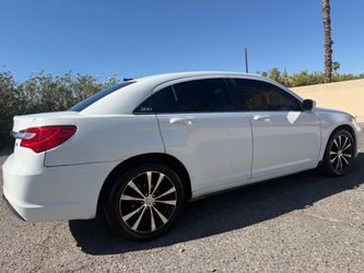 2011 Chrysler 200