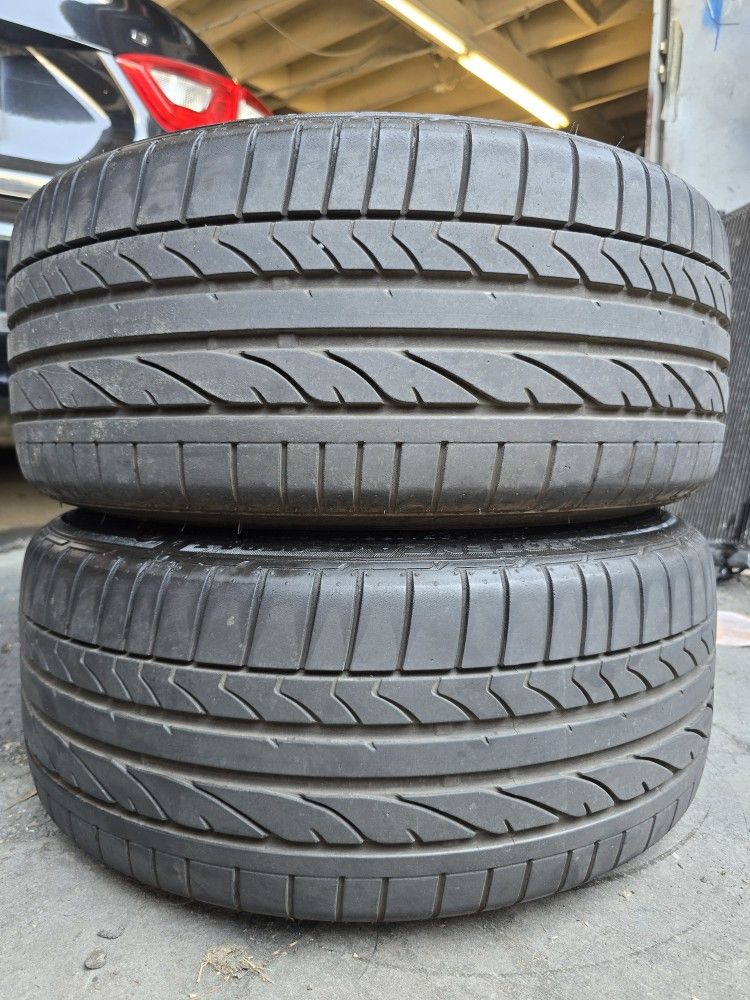 (2) 225 40 18 Bridgestone Run Flat Tires