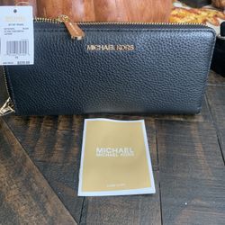 Brand New Michael Kors Wallet