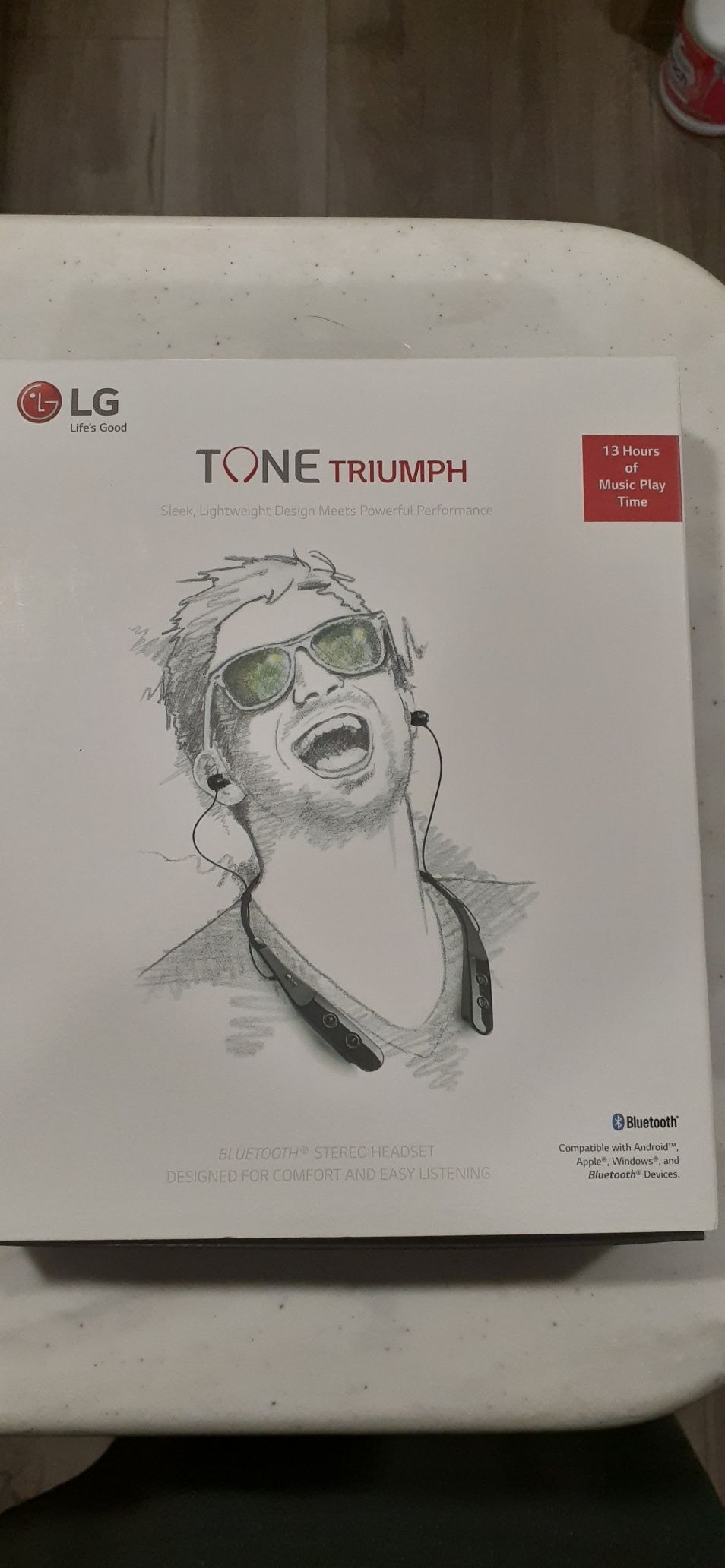 LG TONE TRIUMPH, BLUETOOTH STEREO HEADSET, DESIGNED FOR COMFORT AND POWERFUL PERFORMANCE.