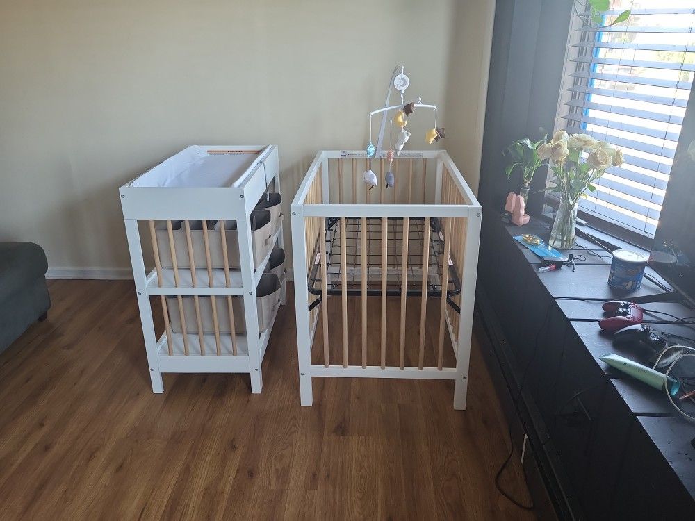 Infant Changing Table And Crib 50 $$$ A Piece
