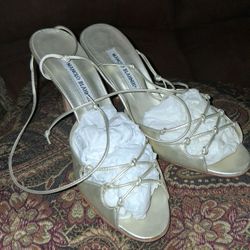 New MANOLO BLAHNIK Champagne Heels 40