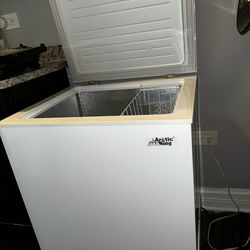 Arctic King Chest Freezer- New