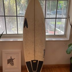 5’6 Roberts Surfboard 