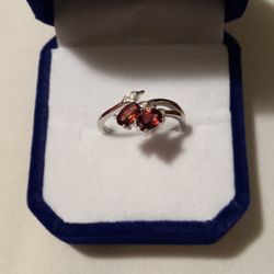 New S.Sterling Silver 2.7g Garnet Ring Size 7