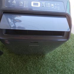 Portable Window Air Conditioner. AC. Fan. Heater.  Hisense.