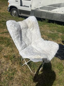 Fluffy Folding Chair