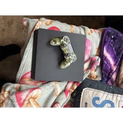 PS4 With (Games Installed)