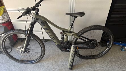 Trek Rail 5 e-mountain bike