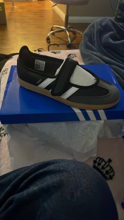 Size 6 samba addidas shoes