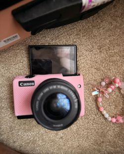 Canon Eos m200