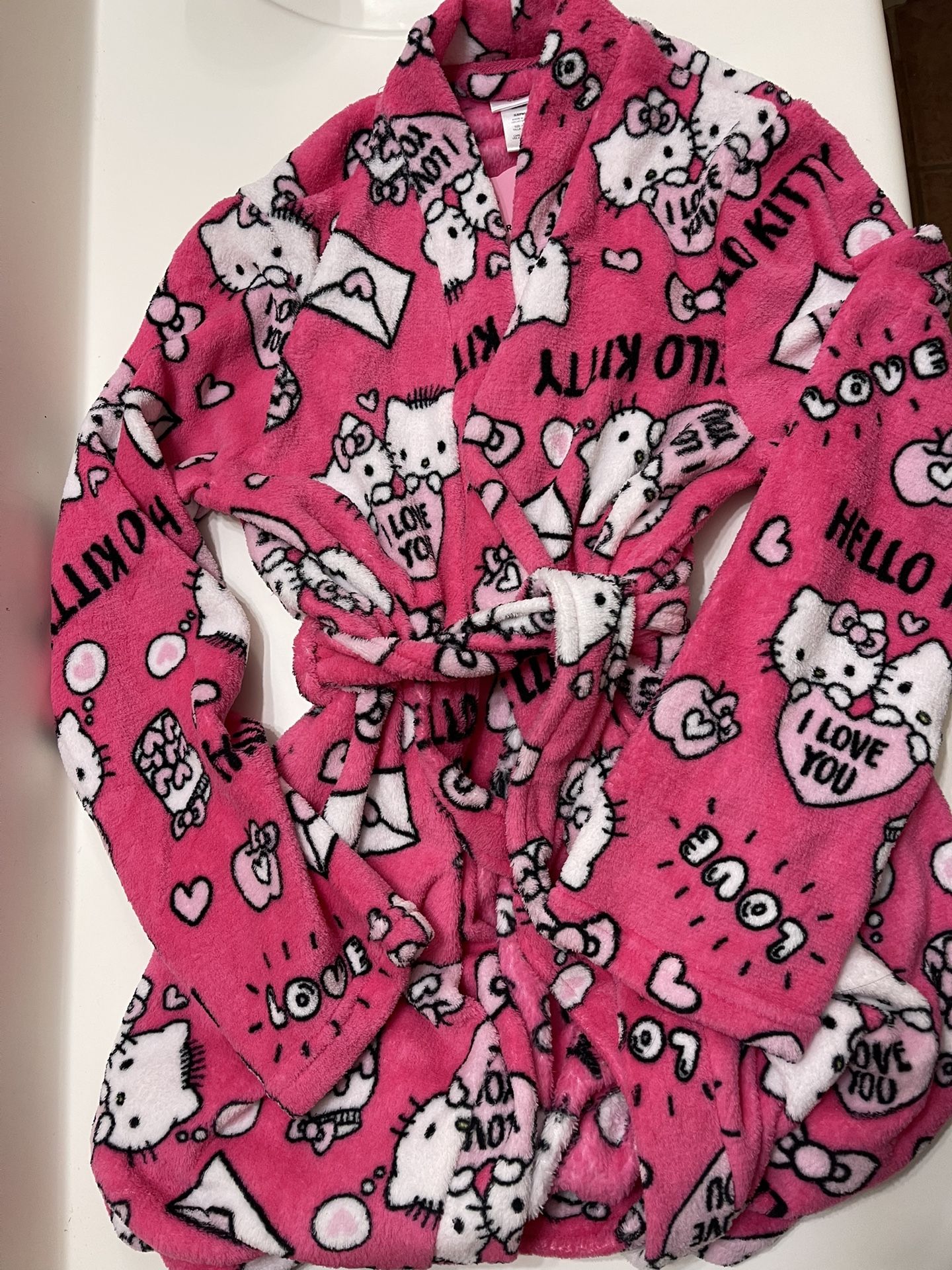 Hello Kitty Valentines Robe NWT