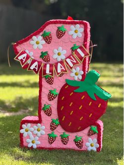 Number one strawberry 🍓 piñata