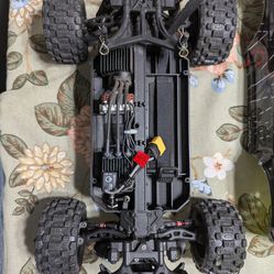 2x arrma typhon Grom blx