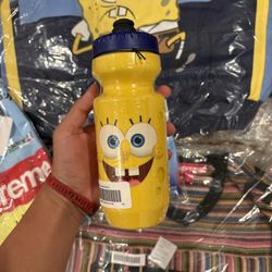 SUPREME®/SPONGEBOB SQUAREPANTS SPECIALIZED® SPORTS BOTTLE