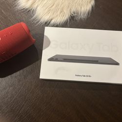 Tablet And Speaker 