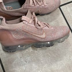 Size 8 Nike VaporMax Women for Sale in Denver CO OfferUp