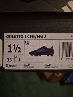Soccer cleats 1½Y