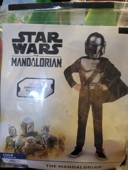 Boys Star Wars mandalorian, Halloween costume size 8. 