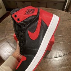 Air Jordan 1 “Satin Bred” size 9.5M/11w