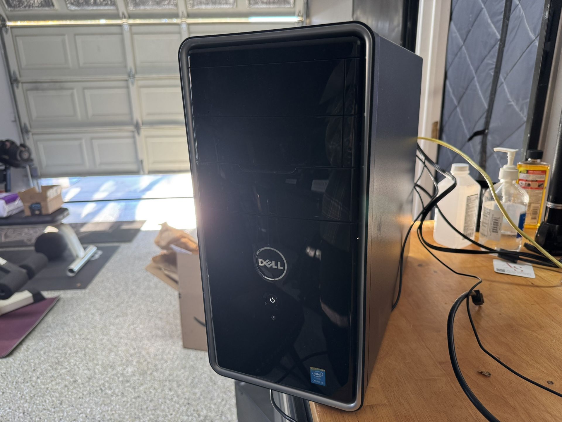 Dell Desktop Inspiron 3847. i5 12gb Ram 