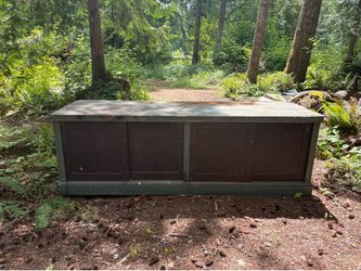 Heavy duty storage cabinet