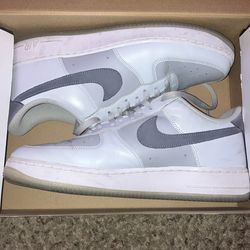 Gray Nike Air Force 1’s