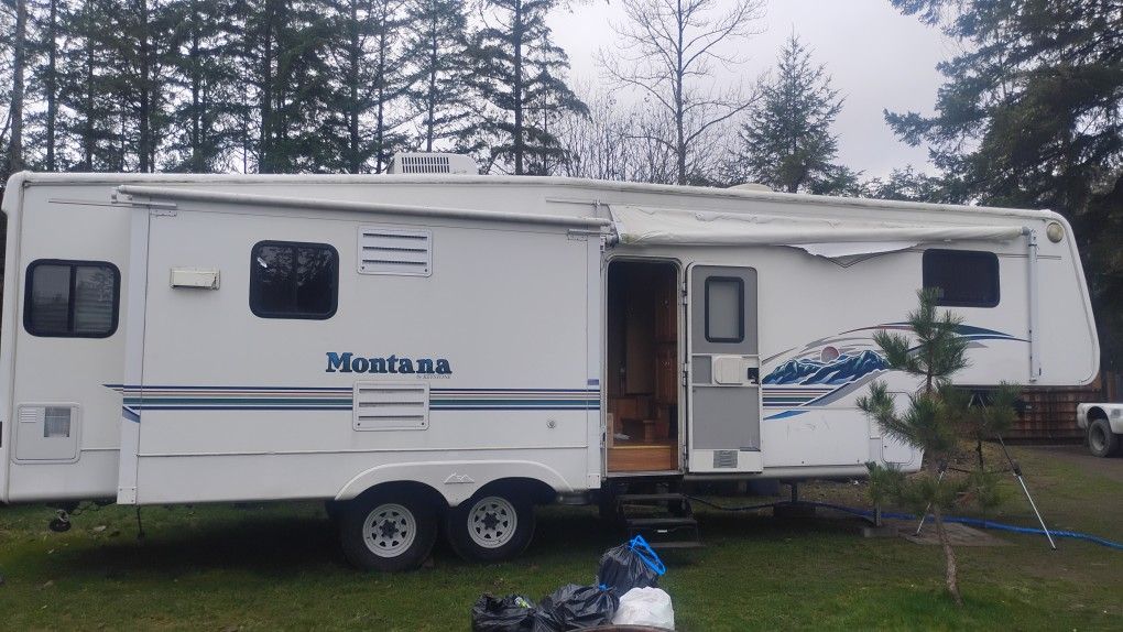 32 Foot Keystone Montana