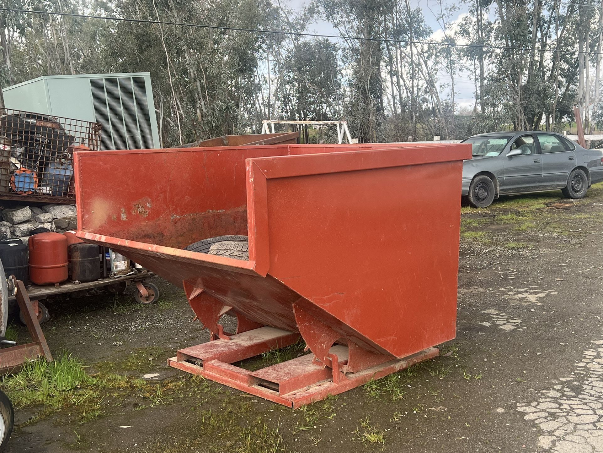 Self Dumping Hopper