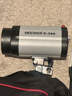 Neewer Flashes C 300 Package