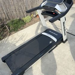 NordicTrack EXP7i Treadmill 