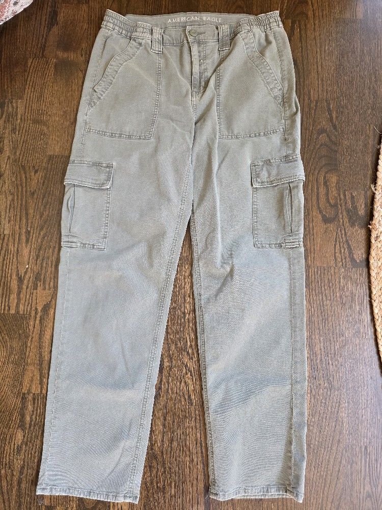 American Eagle Women Green Cargo Pants Size 8